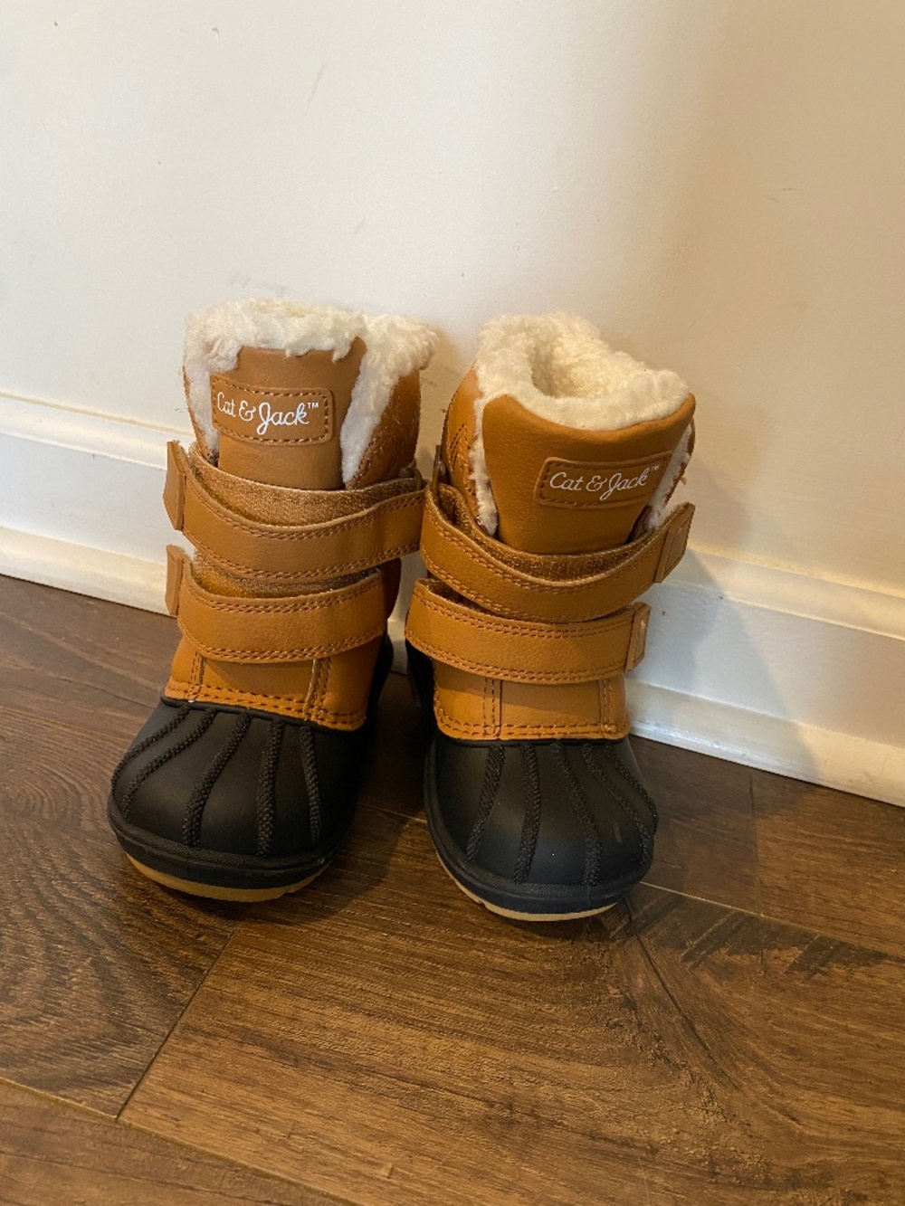 Cat and Jack Snow Boots size 6
